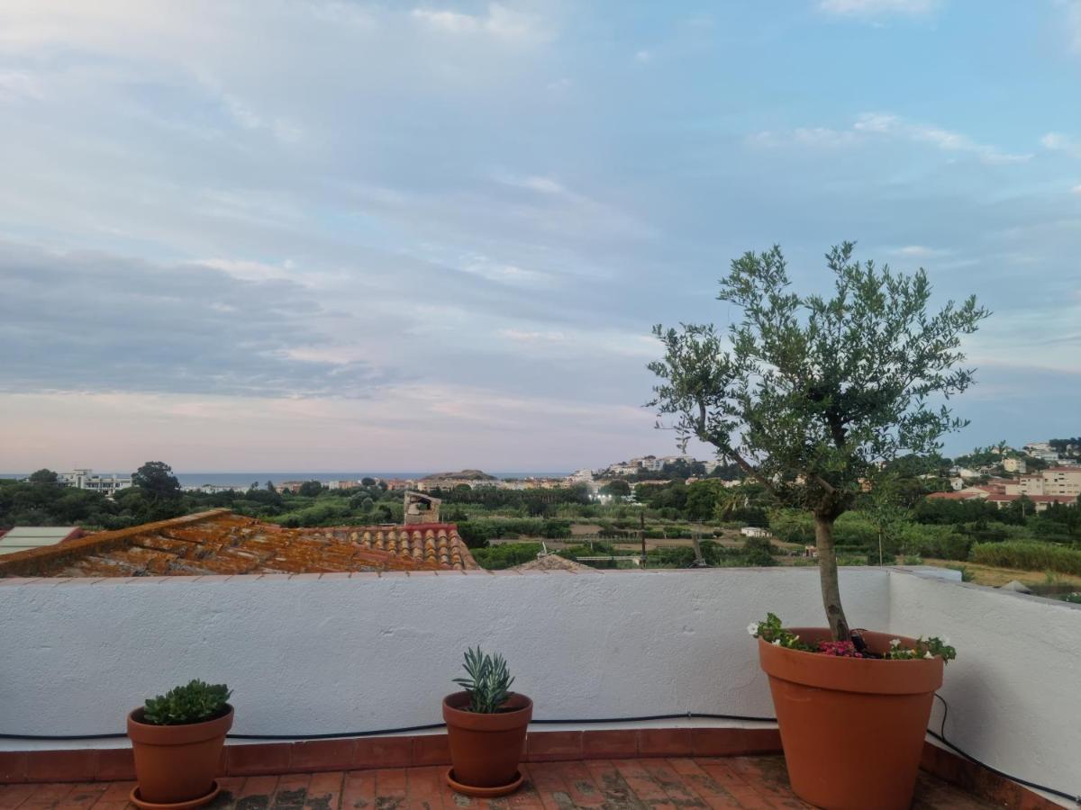 Amb encant i estil Mediterrani en zona tranquilla de Llançà i amb terrassa Esterno foto
